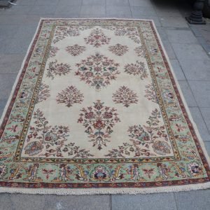 Vintage Traditional Carpet