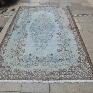 Traditional Floral Rug